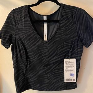 NWT CROPPED LULU SHIRT